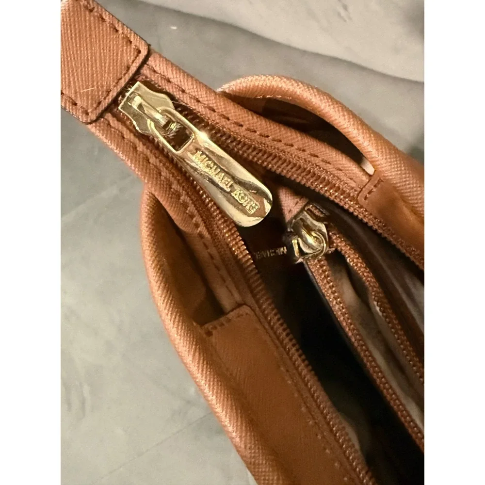 Michael Kors Tote Bag Brown‎ Leather Gold Hardware Top Zip Large